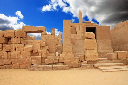 埃及卢克索的卡尔纳克古庙遗址