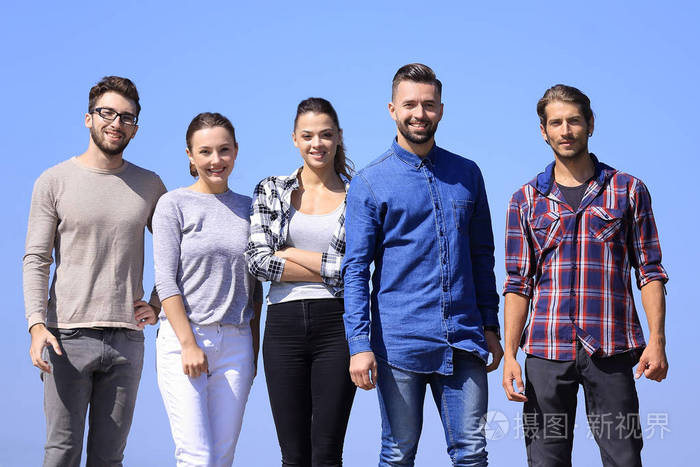 自信的年轻人团队