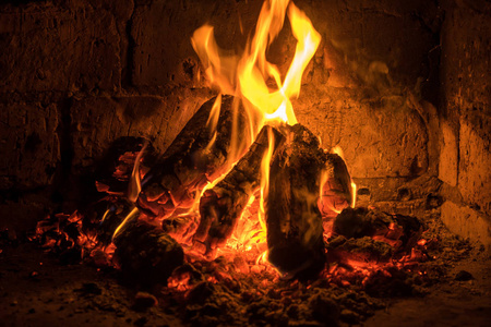 炉火在壁炉中燃烧, 火焰取暖照片