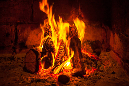 炉火在壁炉中燃烧, 火焰取暖