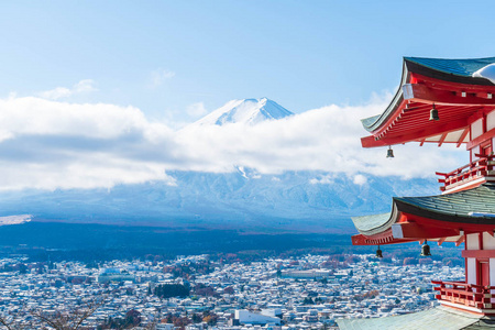 秋天的时候，吉田 Chureito Pagoda 与富士山