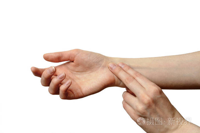孤立女性手测量脉搏