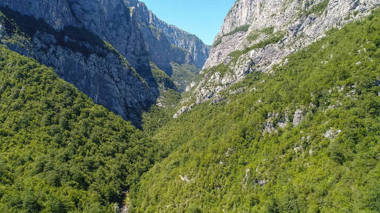 黑山杜米特山峡谷的鸟瞰图