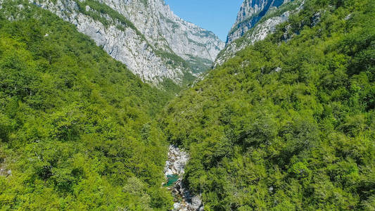 黑山杜米特山峡谷的鸟瞰图