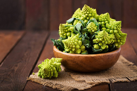 白菜 romanesco 碗