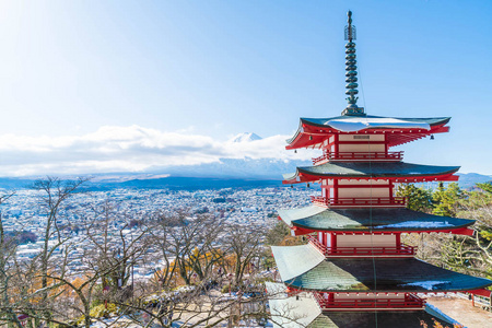 秋天的时候，吉田 Chureito Pagoda 与富士山