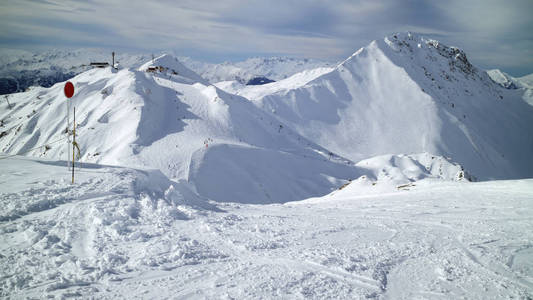 滑雪滑雪雪山景观