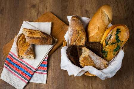 新鲜的面包 荞麦面包 香蒜面包 法国面包