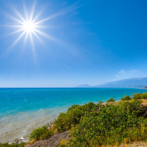 美丽的夏季海湾景象