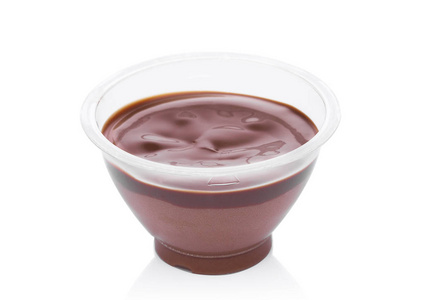 巧克力甜点酸奶在塑料容器图片