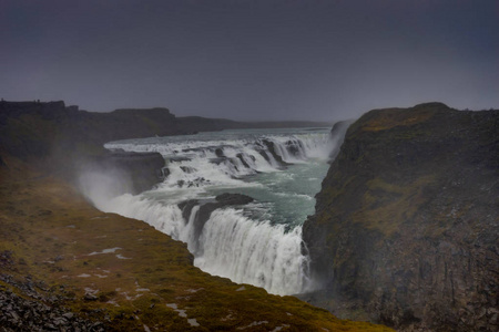 Gullfoss 瀑布在冰岛金黄圈子环路