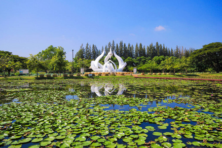 莲花公园, 有莲花和桥梁步行, 左近 Nakon, 泰国