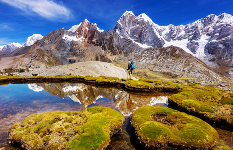 美丽的山川风景在科迪勒拉瓦