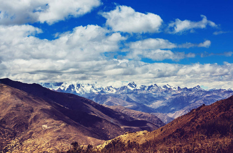 美丽的山川风景在科迪勒拉瓦