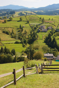 夏季山地田园风光