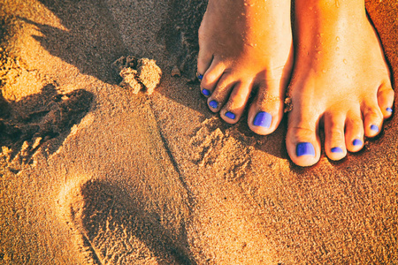 美丽的修脚在海沙子