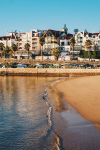 卡斯卡伊斯海景色和海滩在卡斯卡伊斯, 里斯本区, 葡萄牙