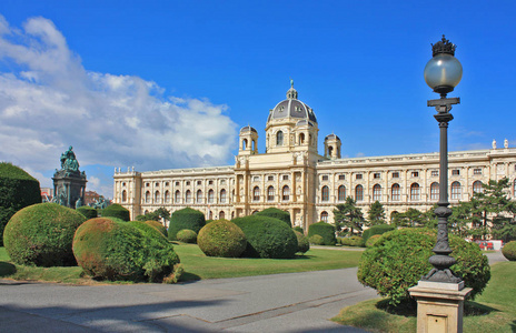 美术博物馆和玛丽亚蕾纪念碑在维也纳，奥地利