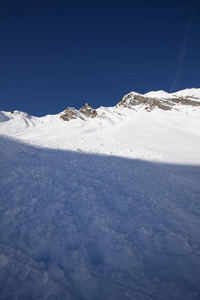 一座雪山