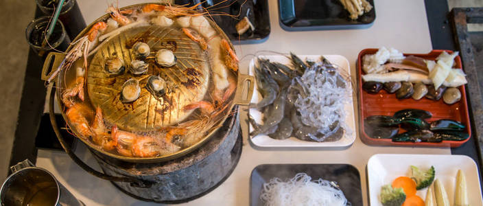 烹调传统泰国食物图片