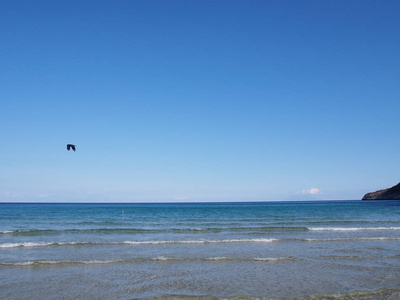 美丽的海岸, 希腊岛的塔索斯帕帕佐普洛斯与蔚蓝的水