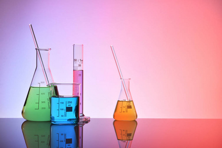 实验室玻璃化学容器创照片