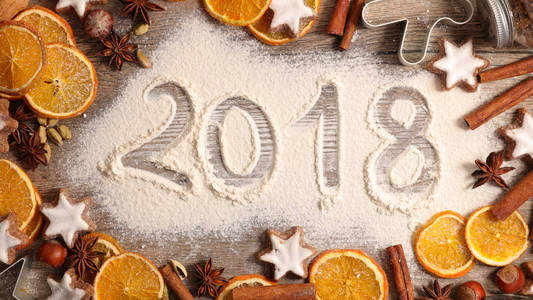 新年快乐2018年烧烤卡模板与香料.照片