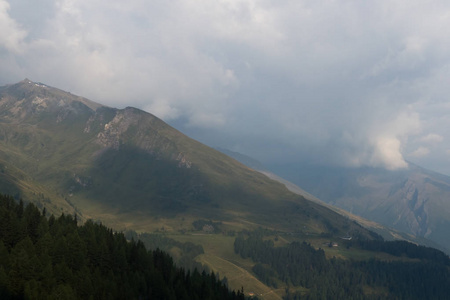 高山晨雾