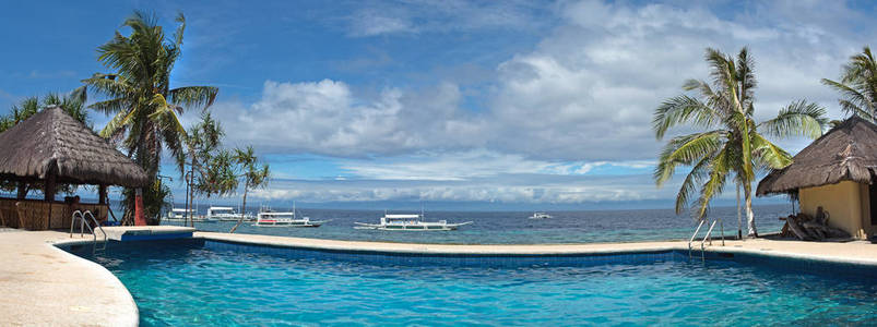 菲力卡岛公共水池全景