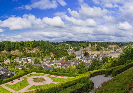 法国布列塔尼镇 Fougeres 全景