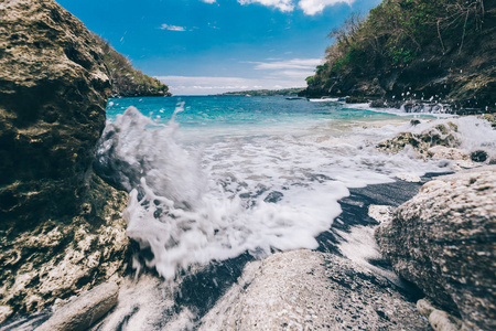 香兰在 Nusa Penida 岛的海滩。印度尼西亚