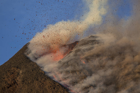 西西里岛的埃特纳火山火山喷发