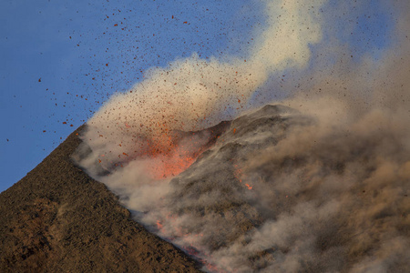 西西里岛的埃特纳火山火山喷发图片