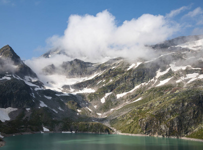 山间的湖泊