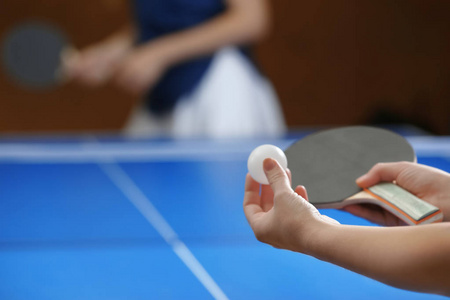 乒乓球特写图片