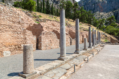 在 Delphi 的古代遗址