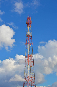 移动电话蜂窝电信无线电电视天线塔反对蓝天