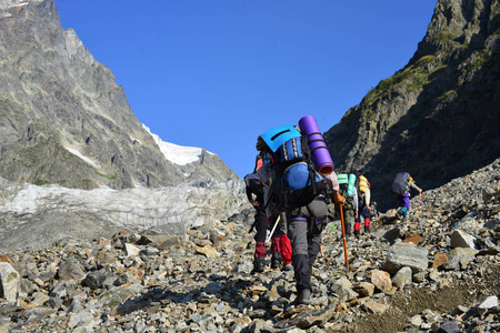 在乔治亚州高加索山脉中旅行