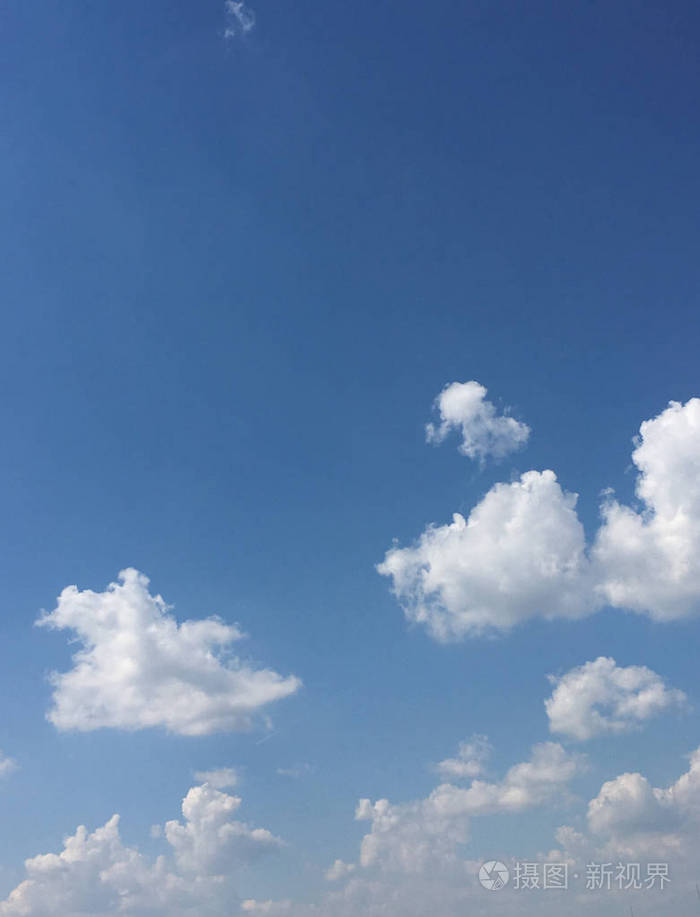 美丽的蓝天白云背景天空与云彩天气自然云彩蓝色蓝天白云与太阳