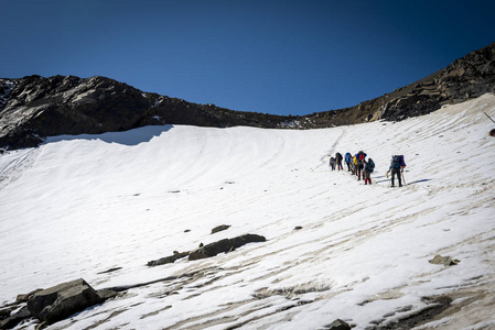 在乔治亚州高加索山脉中旅行