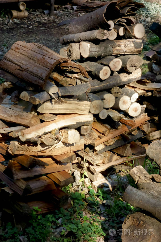 燃料用分散的柴火