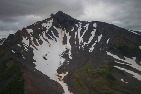 俄罗斯的勘察区地球的边缘。野生和绿色的土地和火山