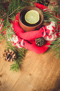 热冬茶和圣诞红围巾