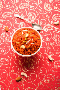 胡萝卜 Halwa 或 Gajar Halwa