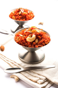 胡萝卜 Halwa 或 Gajar Halwa