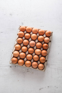 鸡蛋。三十鸡蛋盒