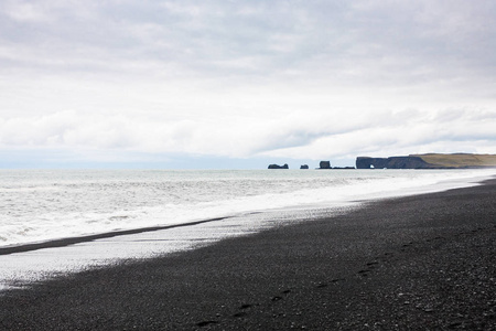 reinisfjara 海滩和 dyrholaey 海角的看法