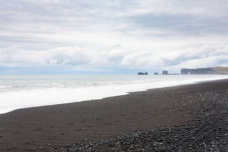 reinisfjara 海滩和 dyrholaey 岩石的看法
