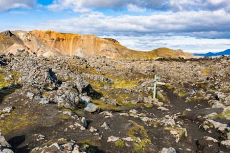 在冰岛的劳加赫伦火山熔岩场的标记