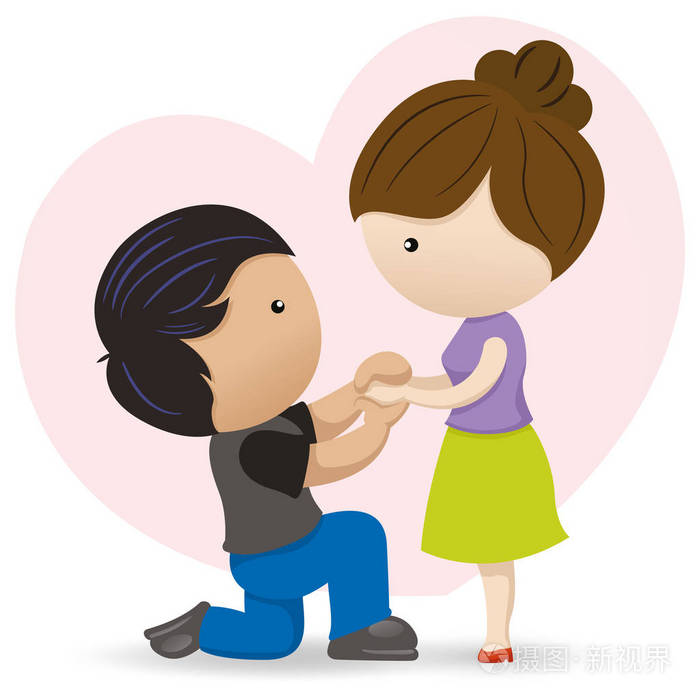 可爱的一对充满激情的男朋友跪在女朋友的脚边宣称自己.